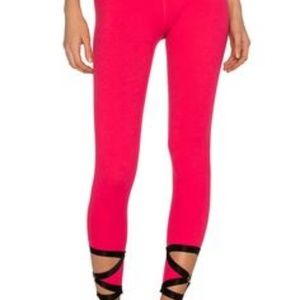 Beyond Yoga bright pink leggings